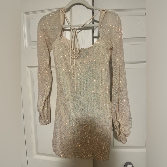 Lucy In The Sky Shantelle Sequins Dress in Champagne Sparkle - Picture 3 of 4